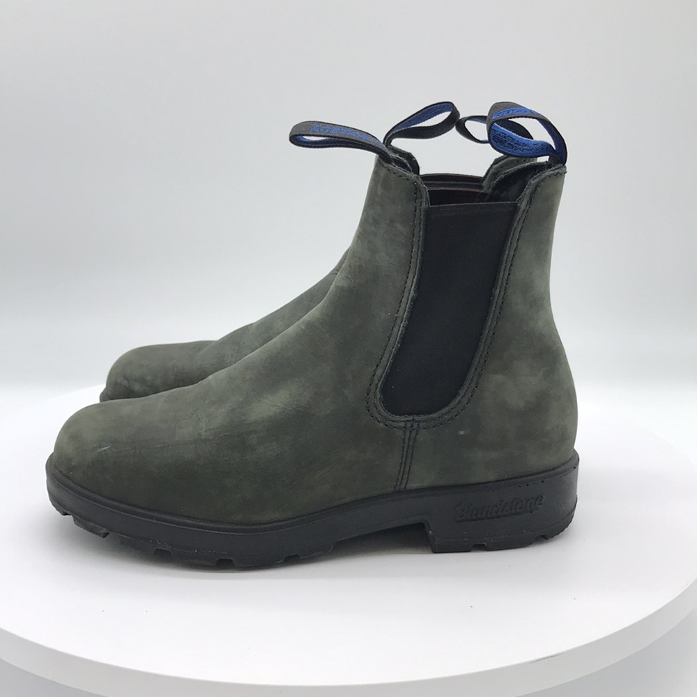 Blundstone Olive Nubuck Chelsea Boots with Blue Pull Tabs - Picture 3 of 9